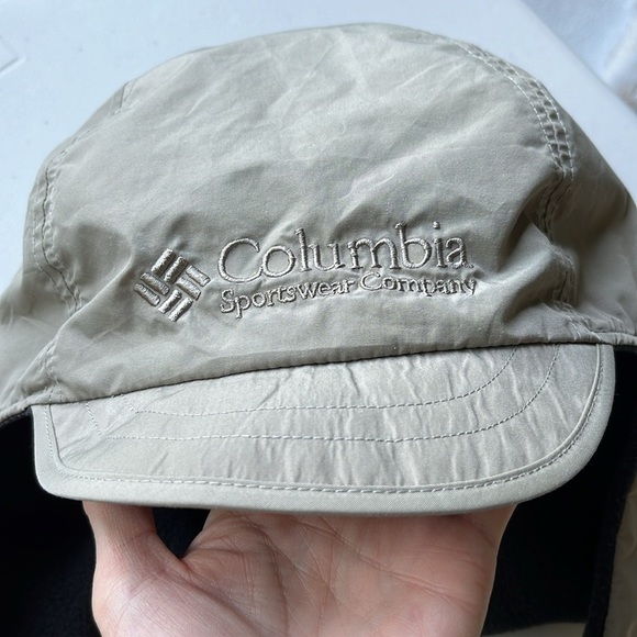 Columbia Fleece Lined Nylon Winter Hat With Ear Flaps Beige Size XL Unisex - Picture 9 of 14